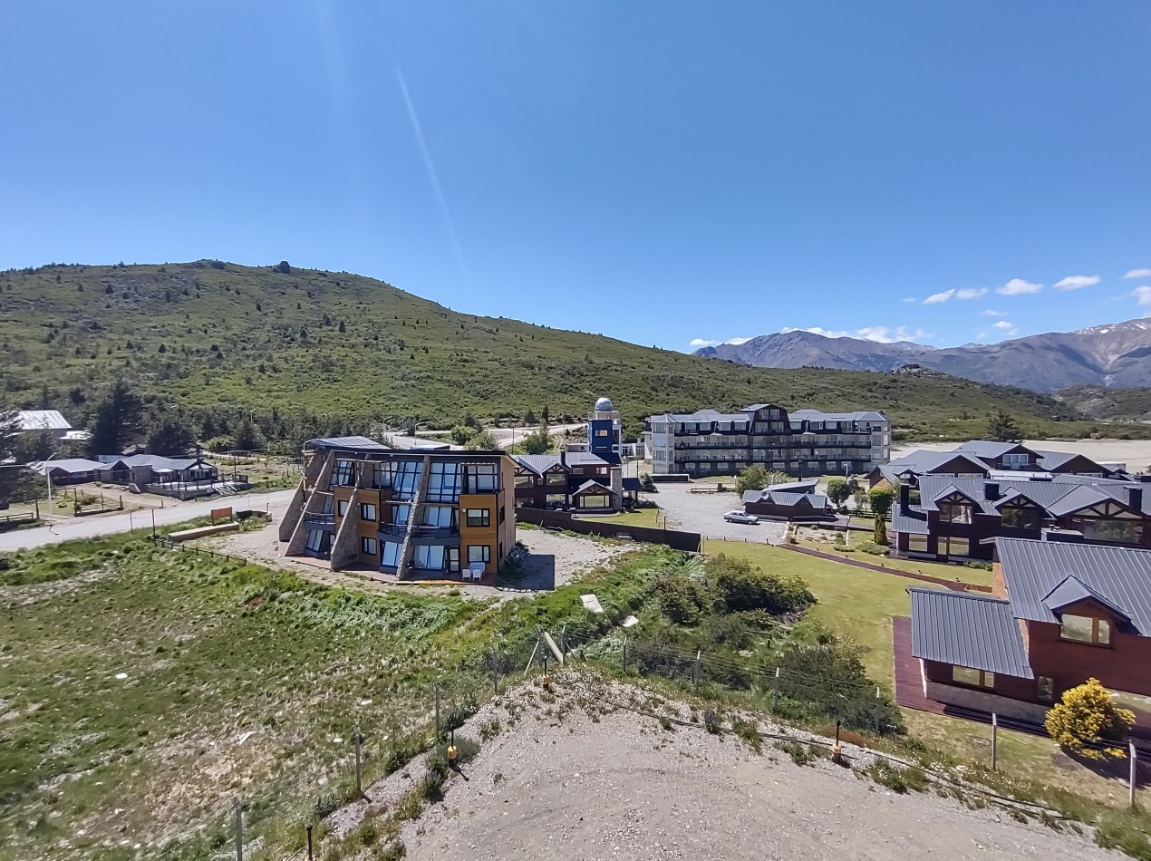 Departamento amoblado en Village Condo, Villa Catedral edif con spa, piscina cubierta gimnasio, jacuzzi. En venta apto turismo. Bariloche