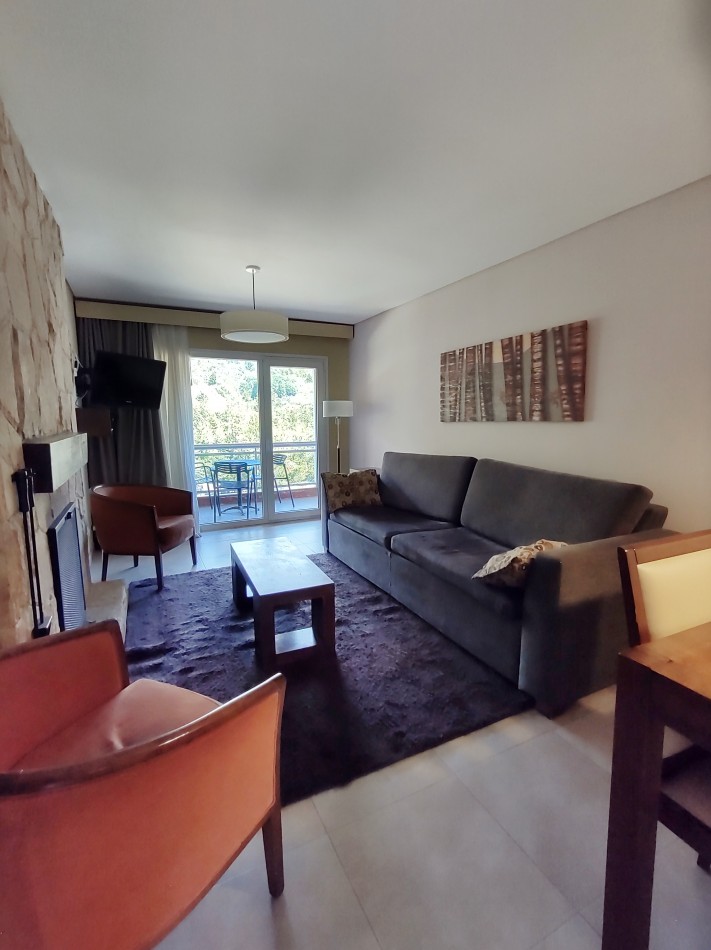 Departamento amoblado en Village Condo, Villa Catedral edif con spa, piscina cubierta gimnasio, jacuzzi. En venta apto turismo. Bariloche