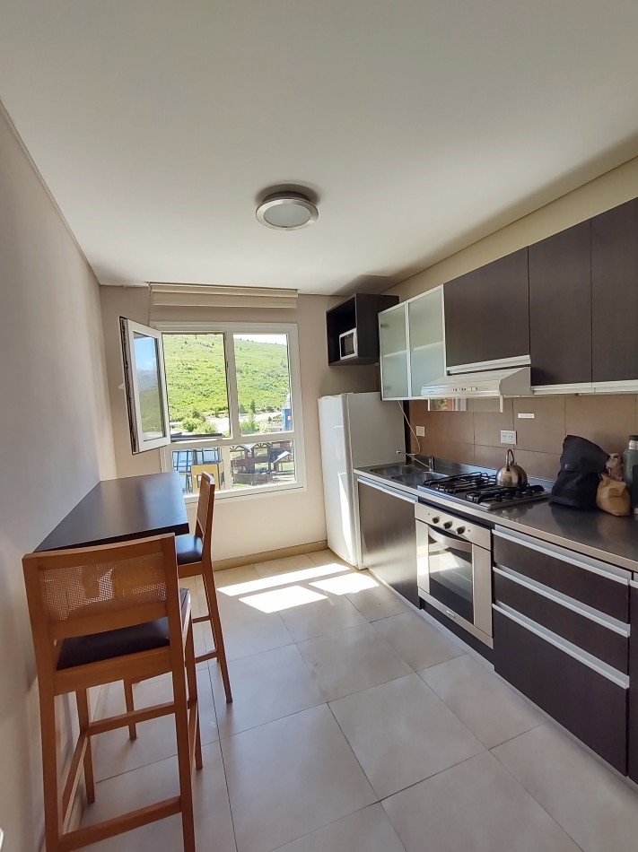 Departamento amoblado en Village Condo, Villa Catedral edif con spa, piscina cubierta gimnasio, jacuzzi. En venta apto turismo. Bariloche