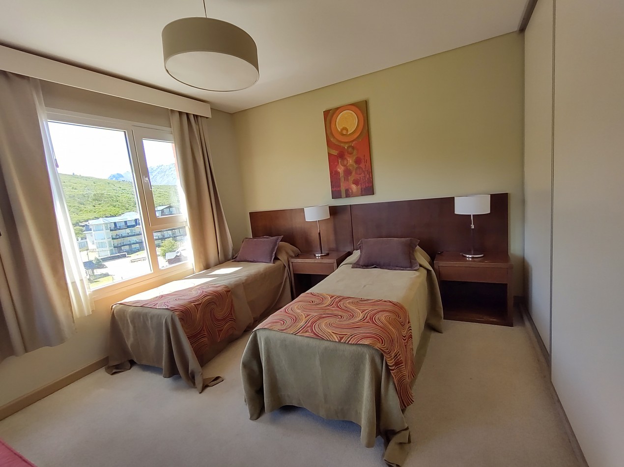 Departamento amoblado en Village Condo, Villa Catedral edif con spa, piscina cubierta gimnasio, jacuzzi. En venta apto turismo. Bariloche