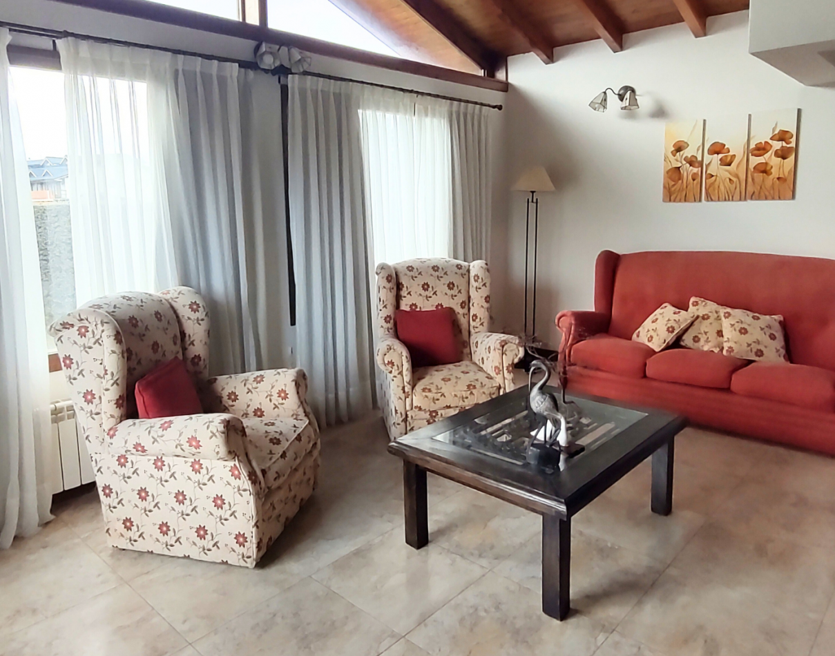 Casa 6 amb + amplio quincho o depto cochera cubierta en Dina Huapi a 15 km de Bariloche zona residencial jardin 
