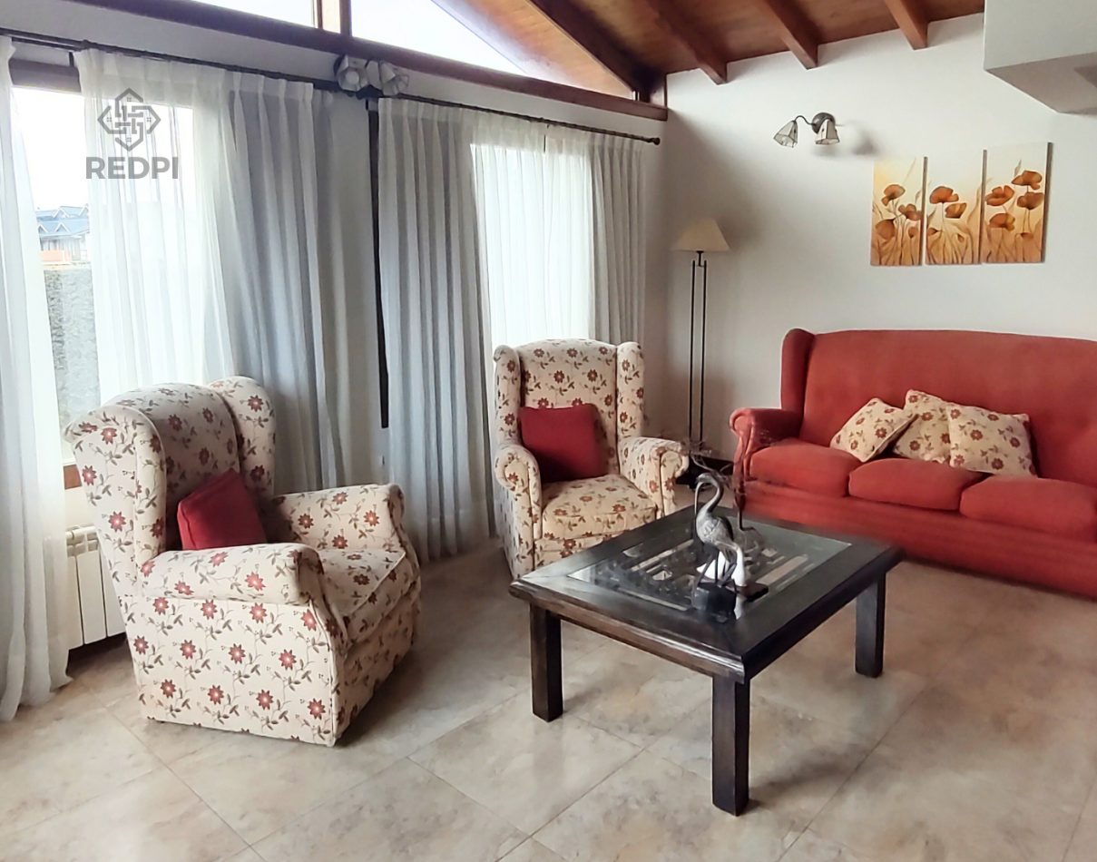 Casa 6 amb + amplio quincho o depto cochera cubierta en Dina Huapi a 15 km de Bariloche zona residencial jardin 