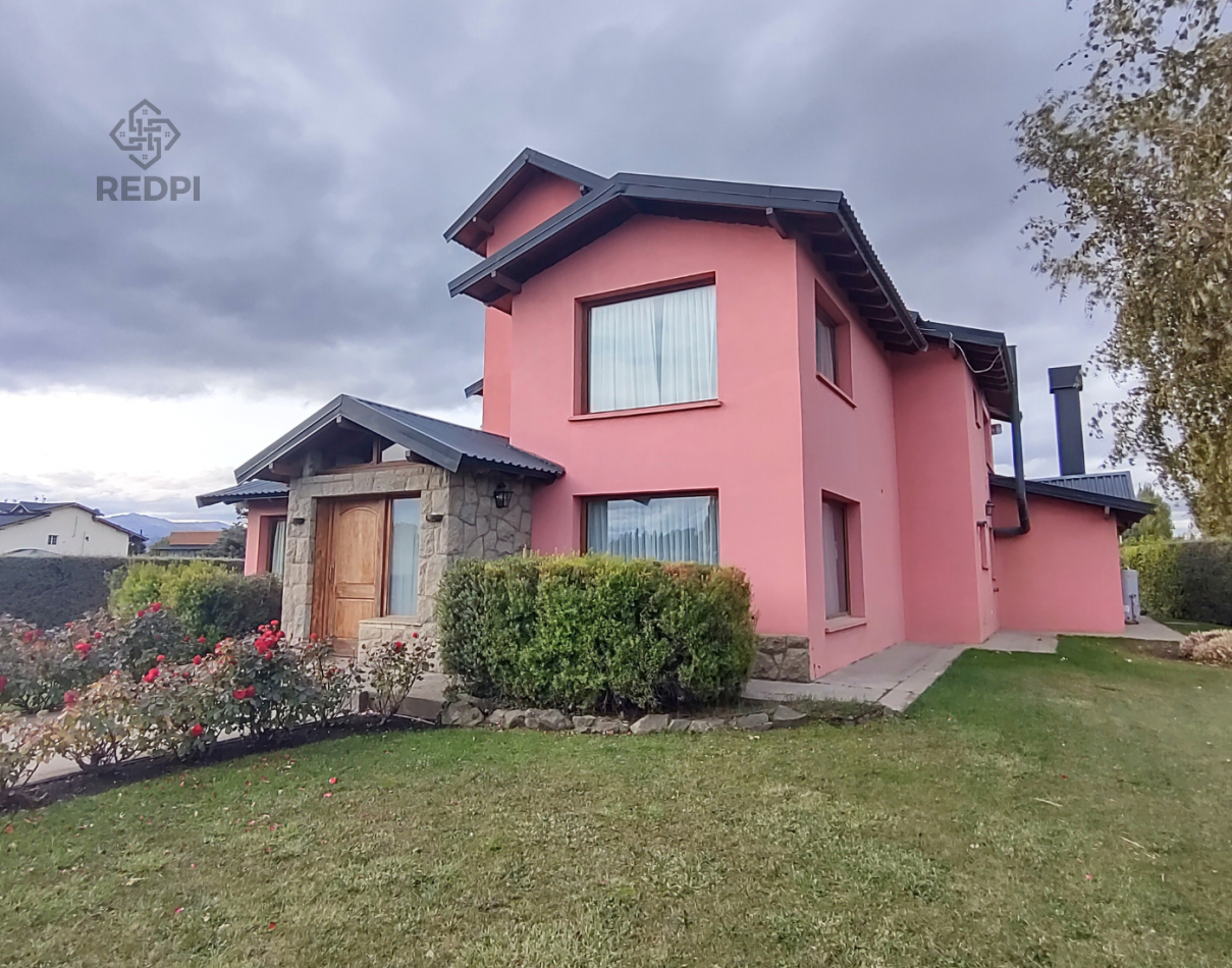 Casa 6 amb + amplio quincho o depto cochera cubierta en Dina Huapi a 15 km de Bariloche zona residencial jardin 