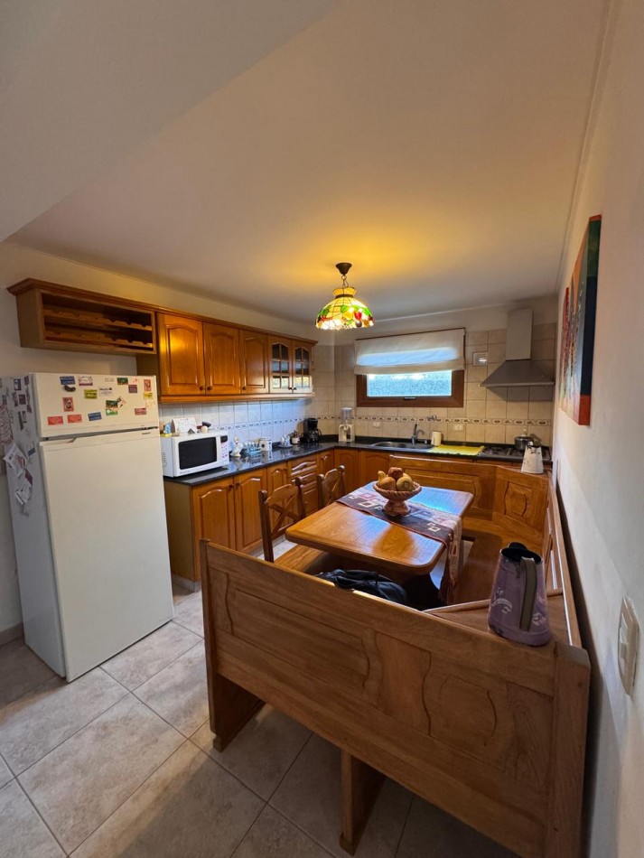 Casa 6 amb + amplio quincho o depto cochera cubierta en Dina Huapi a 15 km de Bariloche zona residencial jardin 