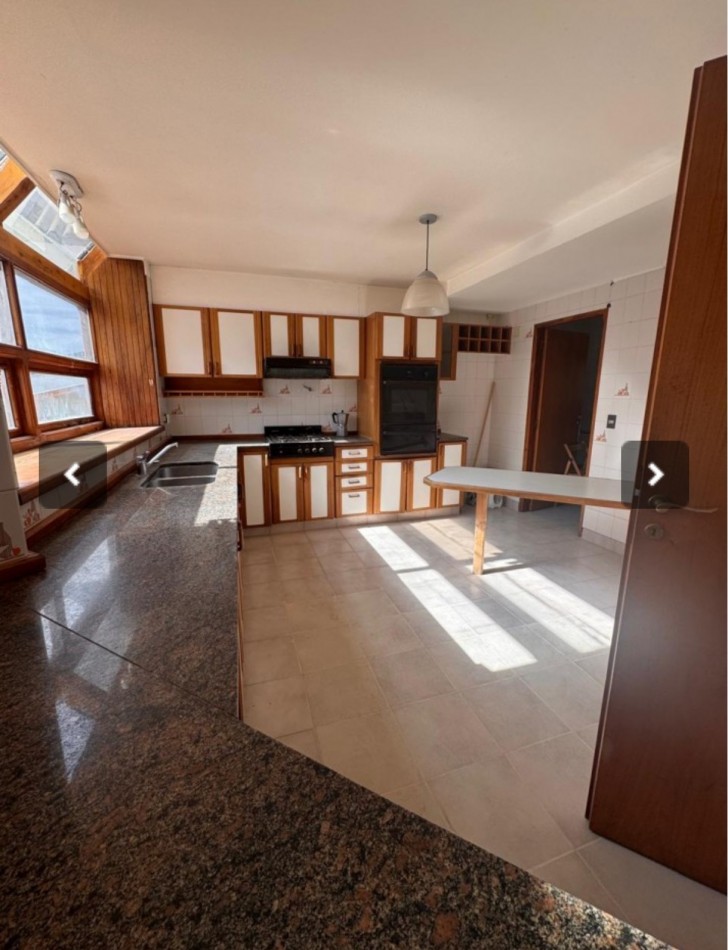 Casa 7 ambientes en Barrio Belgrano exclusiva zona residencial 