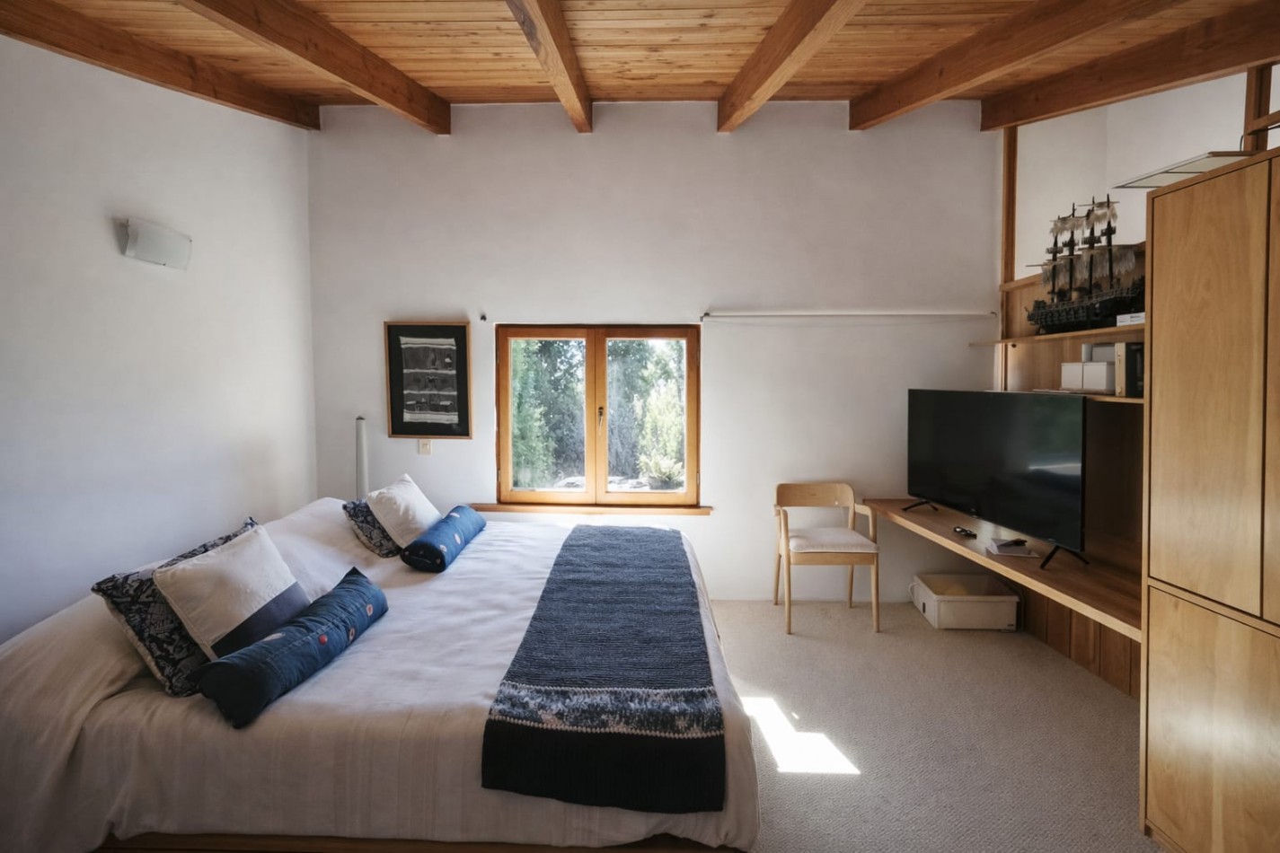 Casa 6 ambientes con vista al lago amplio jardin con riego quincho deck  venta en Bariloche 