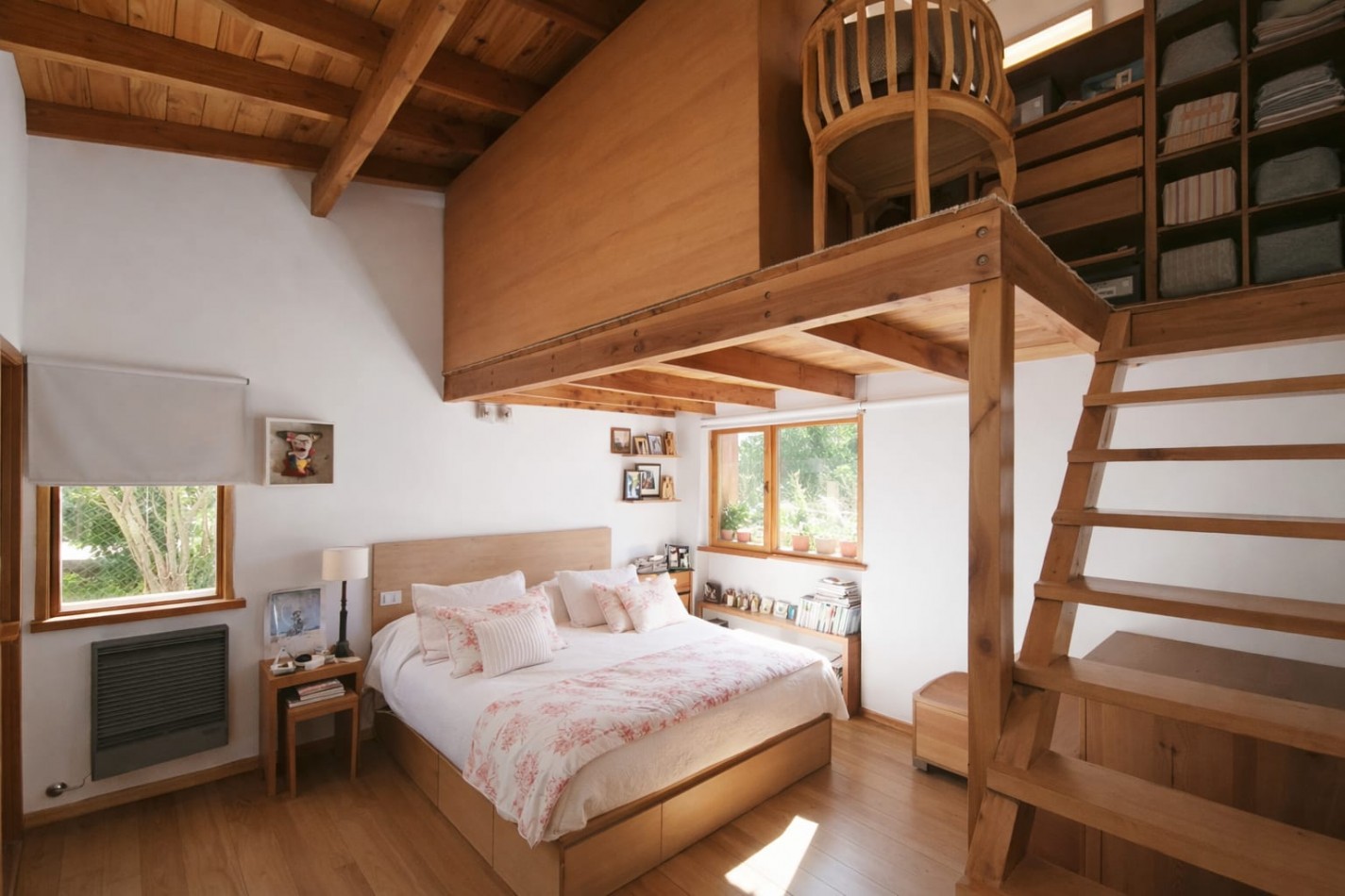 Casa 6 ambientes con vista al lago amplio jardin con riego quincho deck  venta en Bariloche 