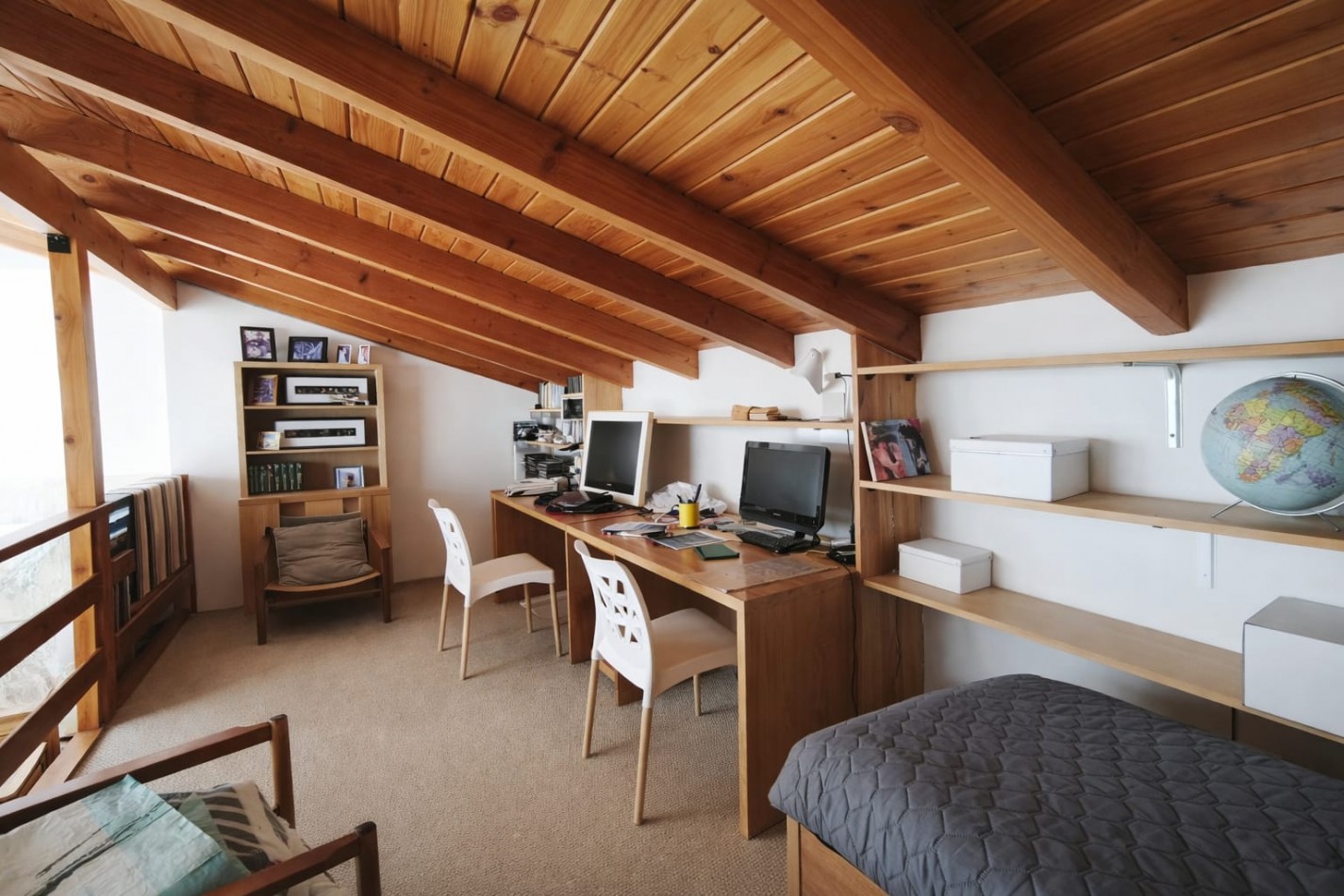 Casa 6 ambientes con vista al lago amplio jardin con riego quincho deck  venta en Bariloche 