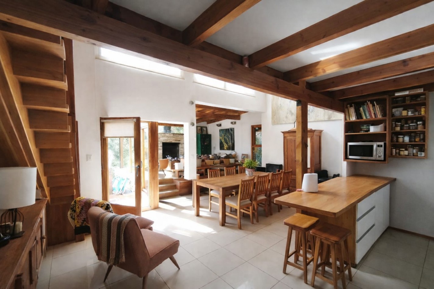 Casa 6 ambientes con vista al lago amplio jardin con riego quincho deck  venta en Bariloche 