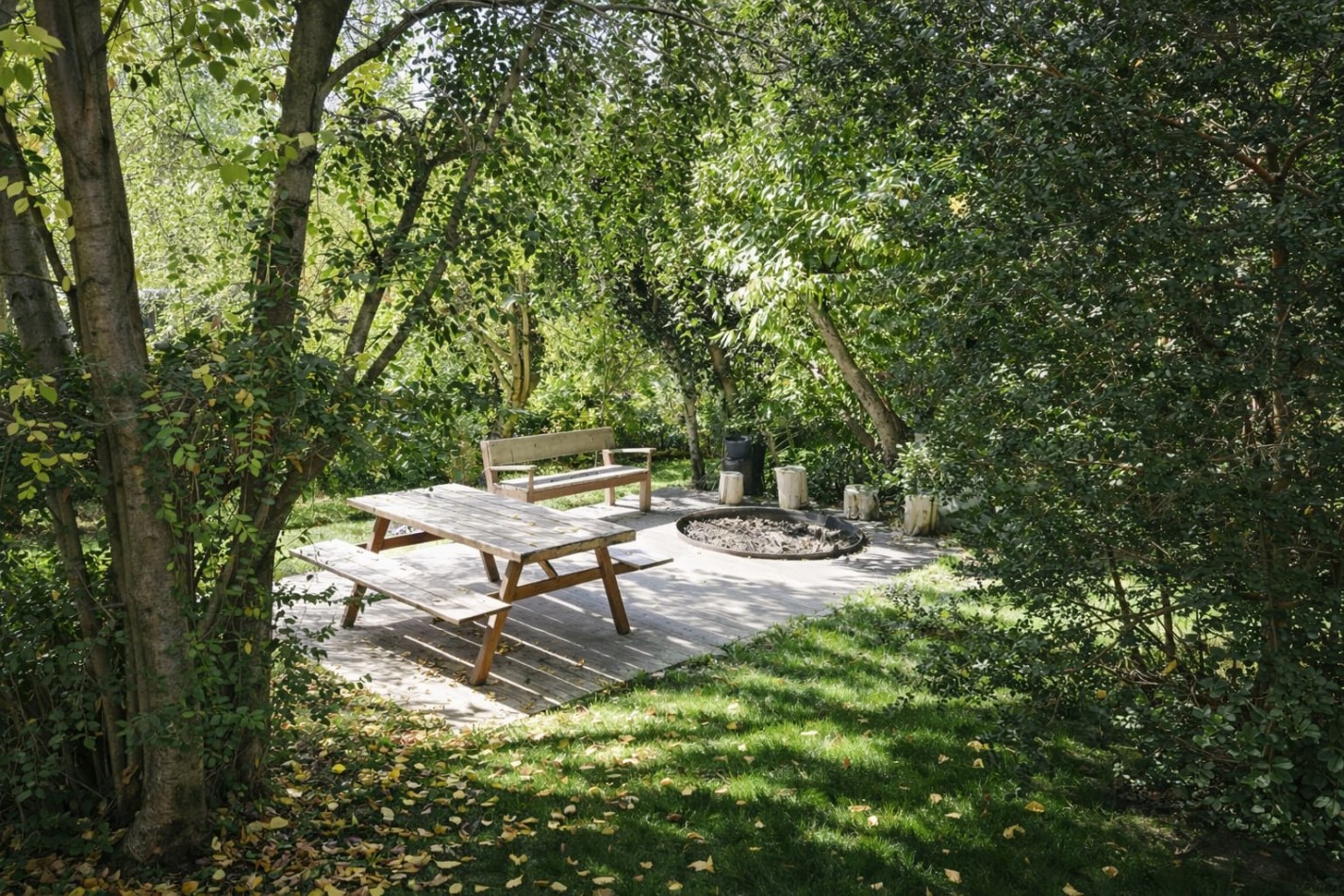 Casa 6 ambientes con vista al lago amplio jardin con riego quincho deck  venta en Bariloche 