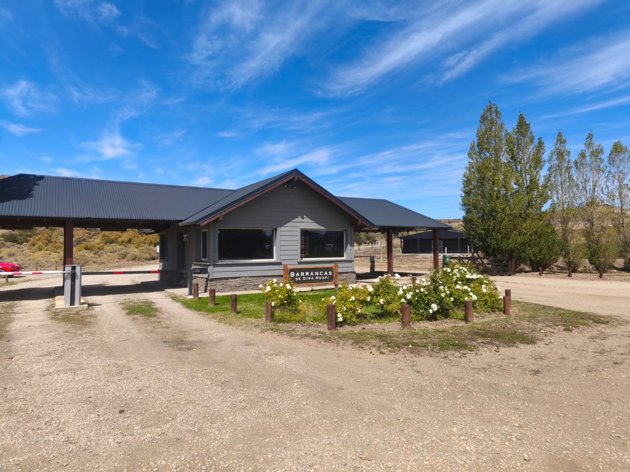 Barrancas de Dina Huapi lote 353 barrio privado a 15 km de Bariloche vigilancia plano vistas amenities tenis SUM
