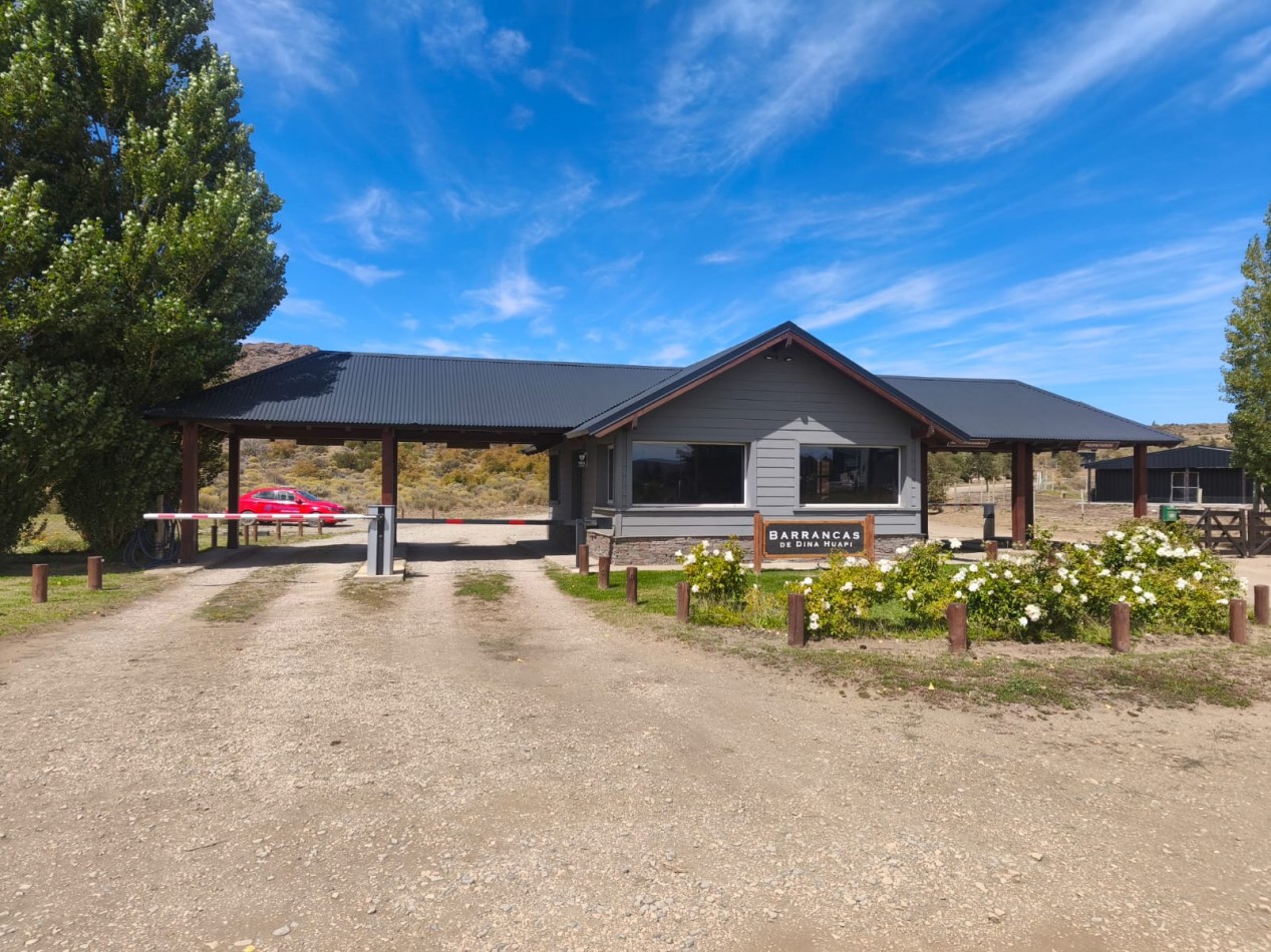 Barrancas de Dina Huapi lote 353 barrio privado a 15 km de Bariloche vigilancia plano vistas amenities tenis SUM