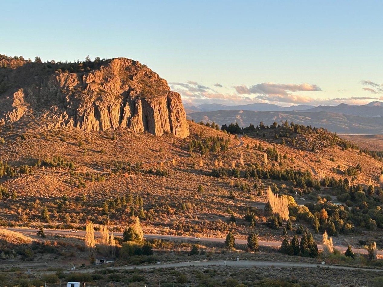 Barrancas de Dina Huapi lote 290 barrio privado a 15 km de Bariloche vigilancia plano vistas amenities tenis SUM