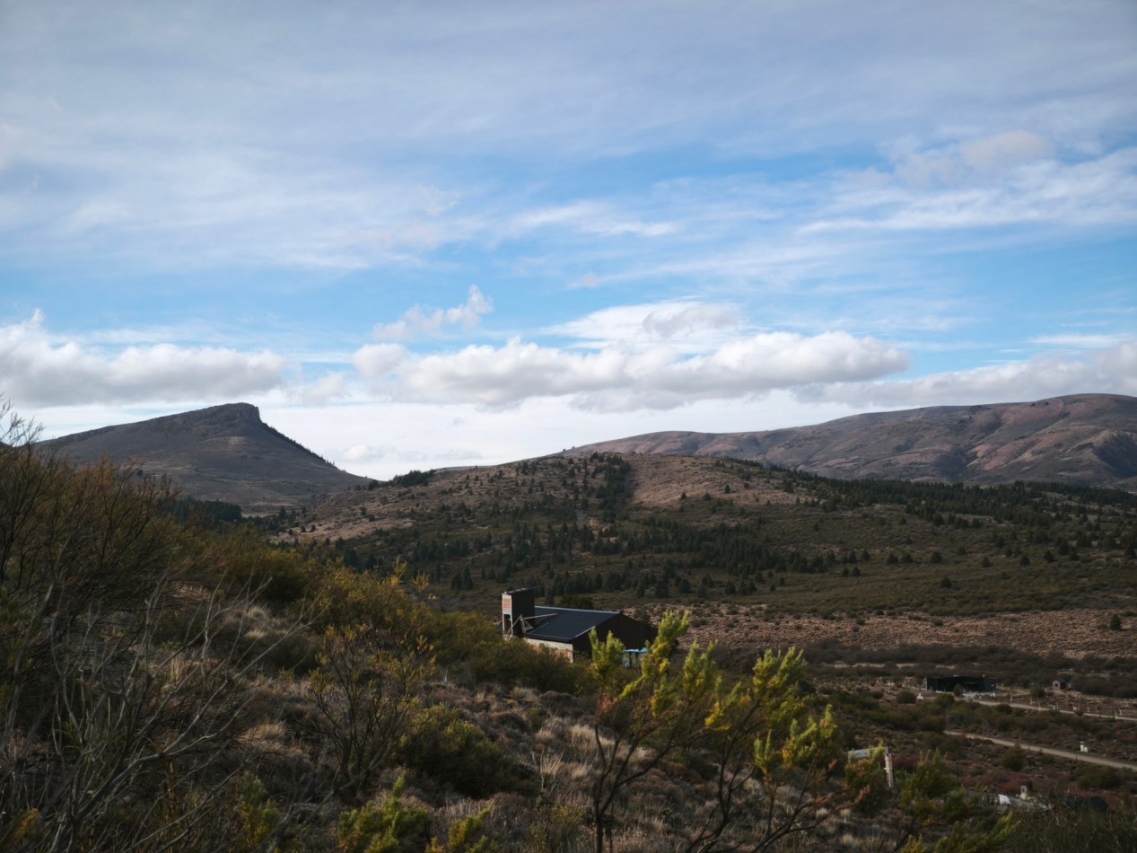 Barrancas de Dina Huapi lote 290 barrio privado a 15 km de Bariloche vigilancia plano vistas amenities tenis SUM