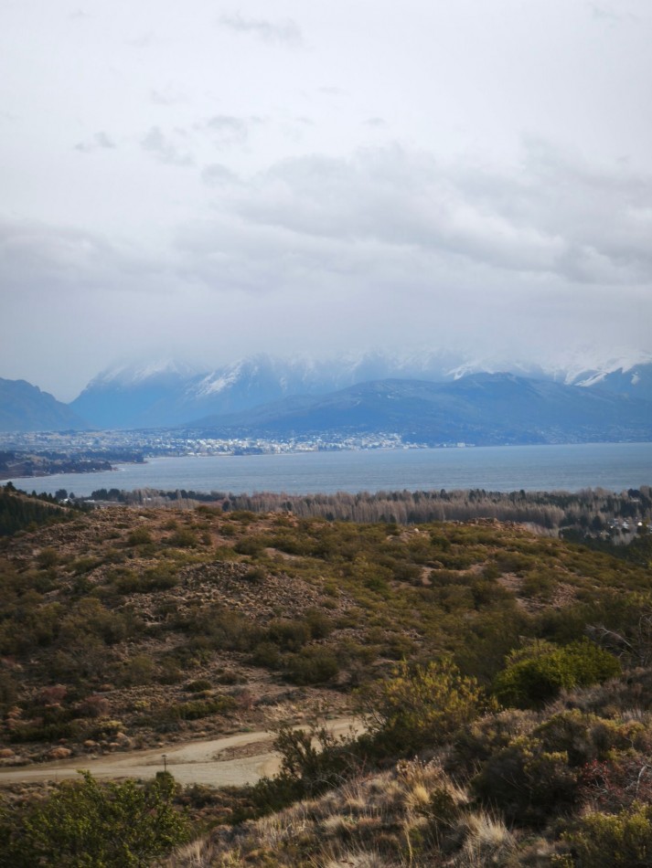 Barrancas de Dina Huapi lote 290 barrio privado a 15 km de Bariloche vigilancia plano vistas amenities tenis SUM