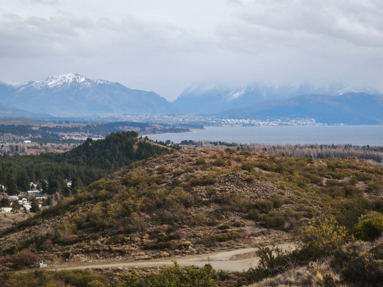 Barrancas de Dina Huapi lote 290 barrio privado a 15 km de Bariloche vigilancia plano vistas amenities tenis SUM