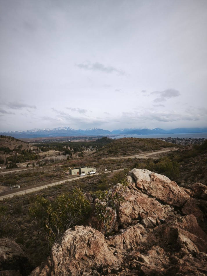 Barrancas de Dina Huapi lote 290 barrio privado a 15 km de Bariloche vigilancia plano vistas amenities tenis SUM