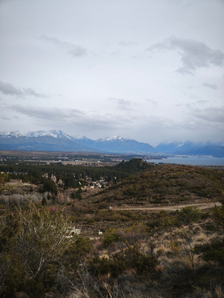 Barrancas de Dina Huapi lote 290 barrio privado a 15 km de Bariloche vigilancia plano vistas amenities tenis SUM