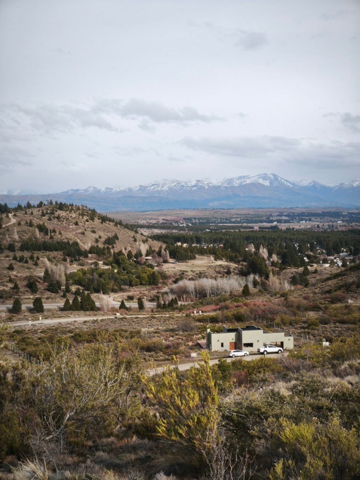 Barrancas de Dina Huapi lote 290 barrio privado a 15 km de Bariloche vigilancia plano vistas amenities tenis SUM