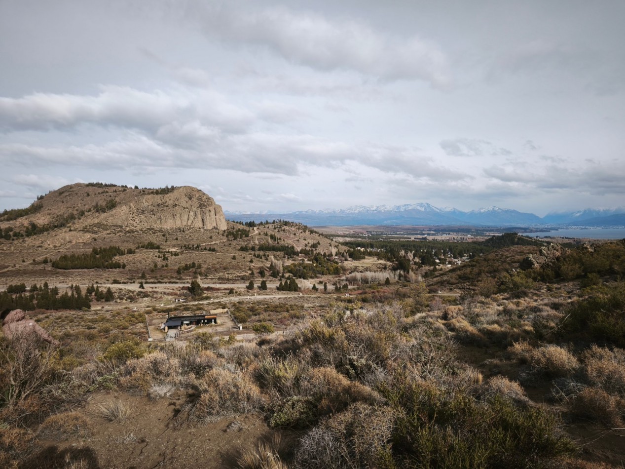 Barrancas de Dina Huapi lote 290 barrio privado a 15 km de Bariloche vigilancia plano vistas amenities tenis SUM