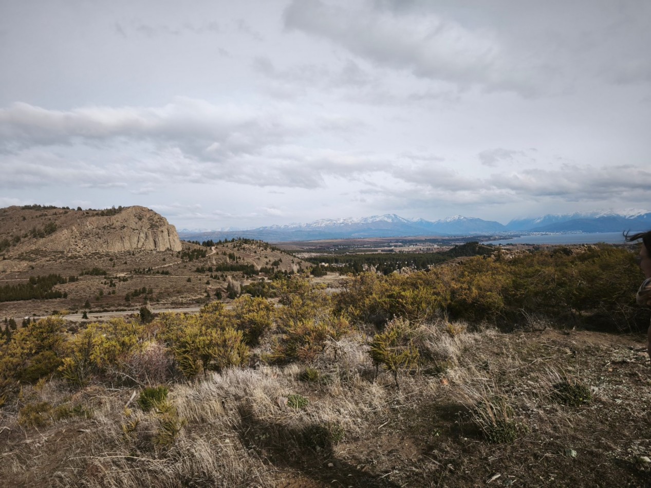 Barrancas de Dina Huapi lote 290 barrio privado a 15 km de Bariloche vigilancia plano vistas amenities tenis SUM