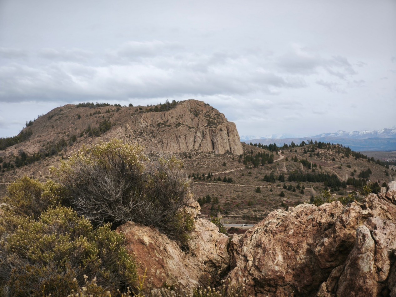 Barrancas de Dina Huapi lote 290 barrio privado a 15 km de Bariloche vigilancia plano vistas amenities tenis SUM