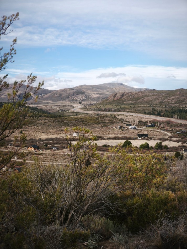 Barrancas de Dina Huapi lote 290 barrio privado a 15 km de Bariloche vigilancia plano vistas amenities tenis SUM