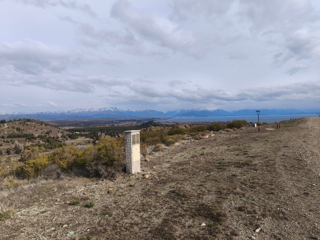 Barrancas de Dina Huapi lote 290 barrio privado a 15 km de Bariloche vigilancia plano vistas amenities tenis SUM