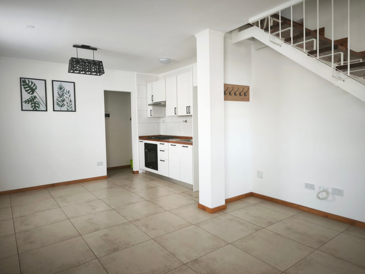  Ph impecable en alquiler permanente en Barrio Las Victorias Bariloche patio propio cochera baño y toilette lavadero 