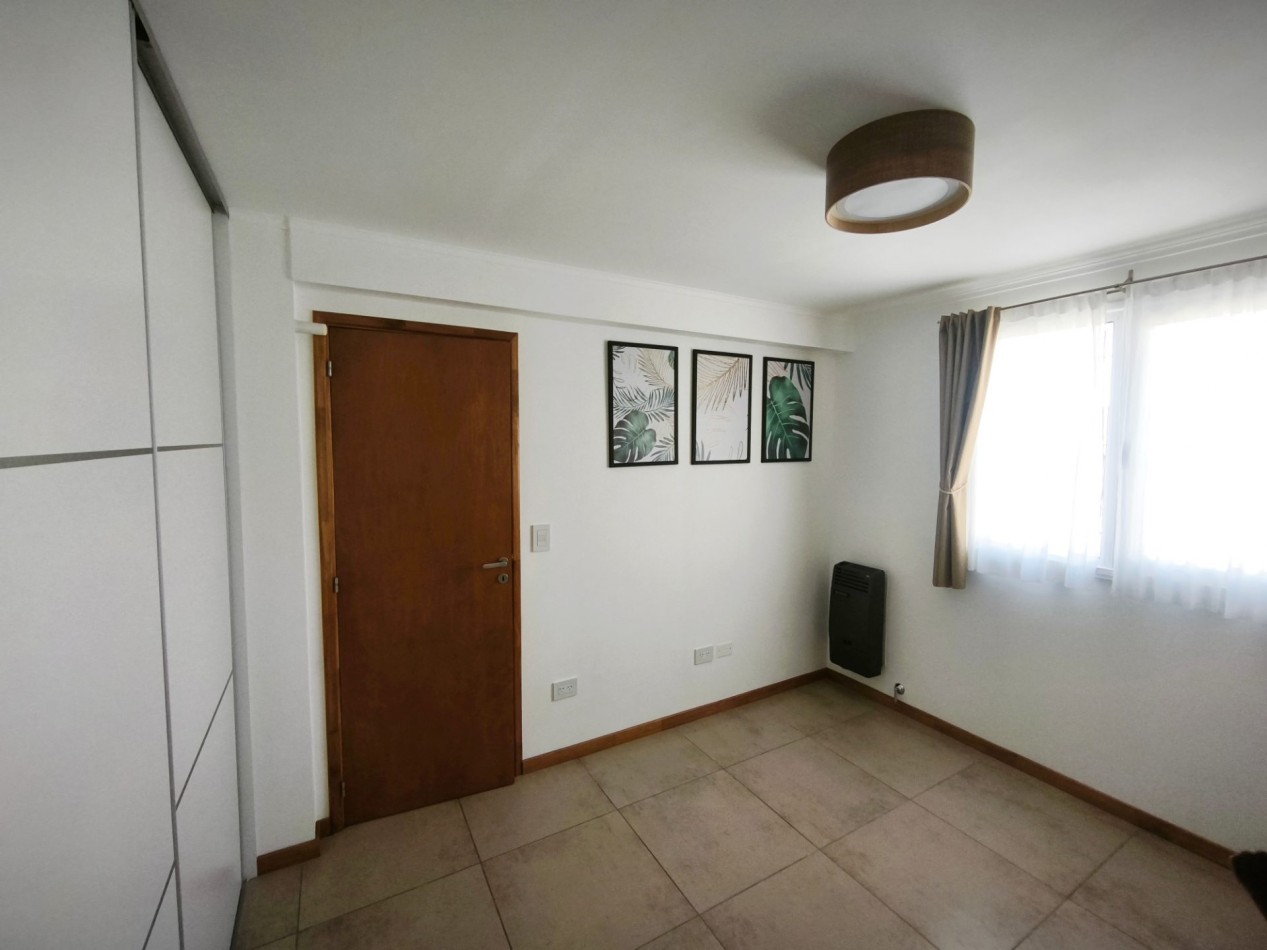  Ph impecable en alquiler permanente en Barrio Las Victorias Bariloche patio propio cochera baño y toilette lavadero 