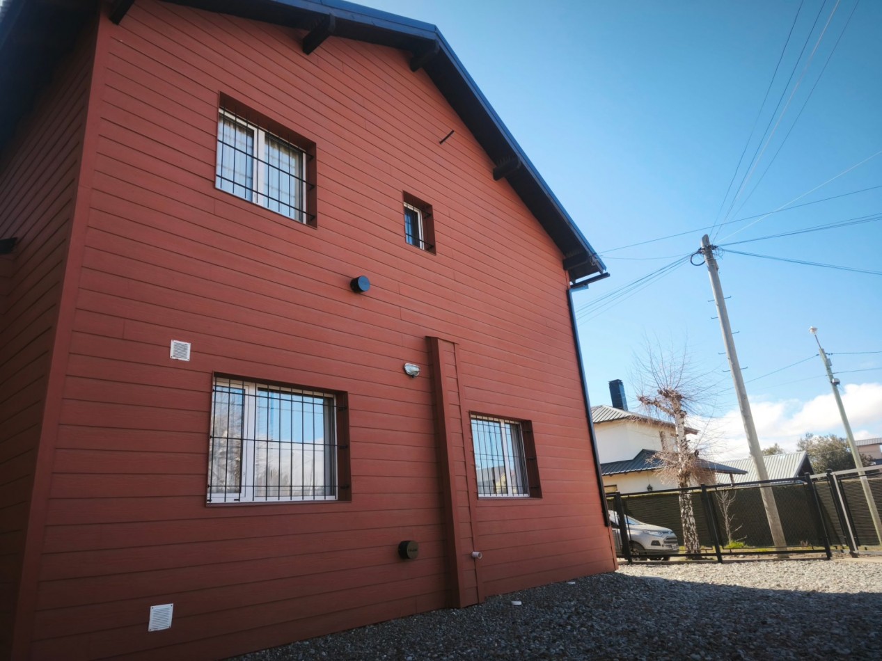  Ph impecable en alquiler permanente en Barrio Las Victorias Bariloche patio propio cochera baño y toilette lavadero 
