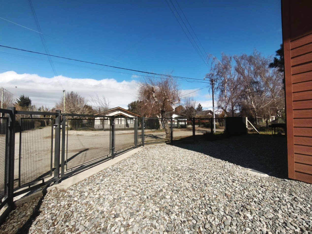  Ph impecable en alquiler permanente en Barrio Las Victorias Bariloche patio propio cochera baño y toilette lavadero 