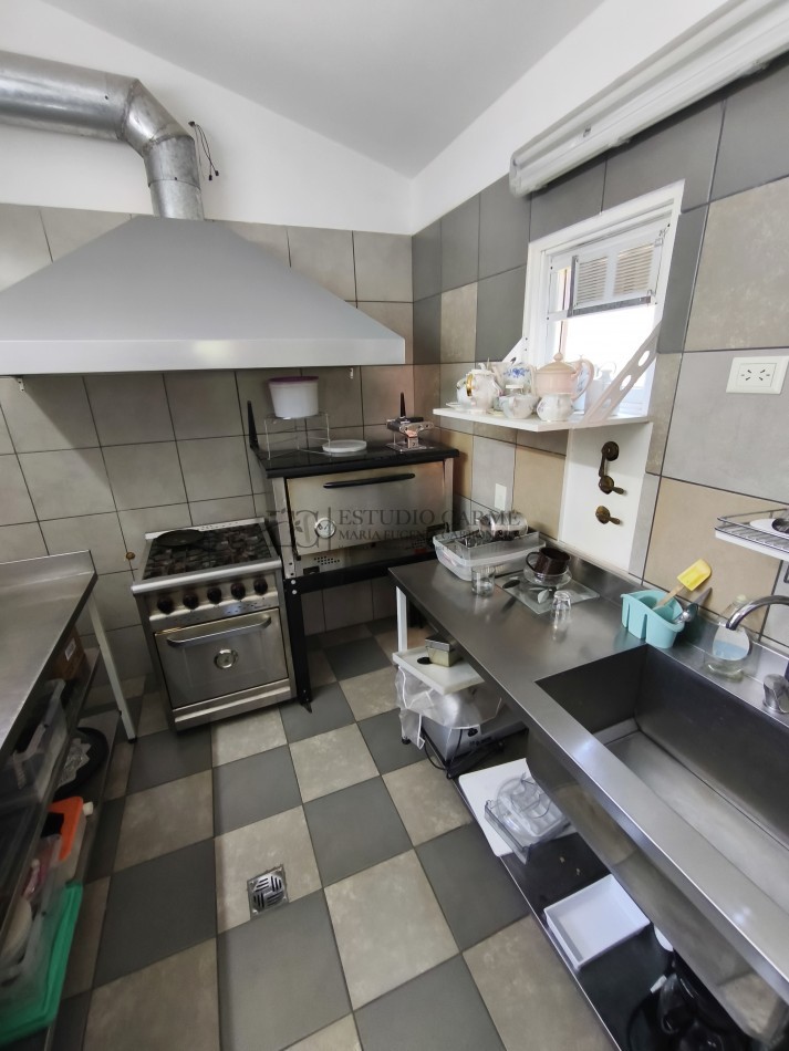 Casa en Lago Moreno con departamento + local u oficina en venta a 100 m de Playa del Viento Bariloche ideal vivienda mas renta turistica y emprendimiento