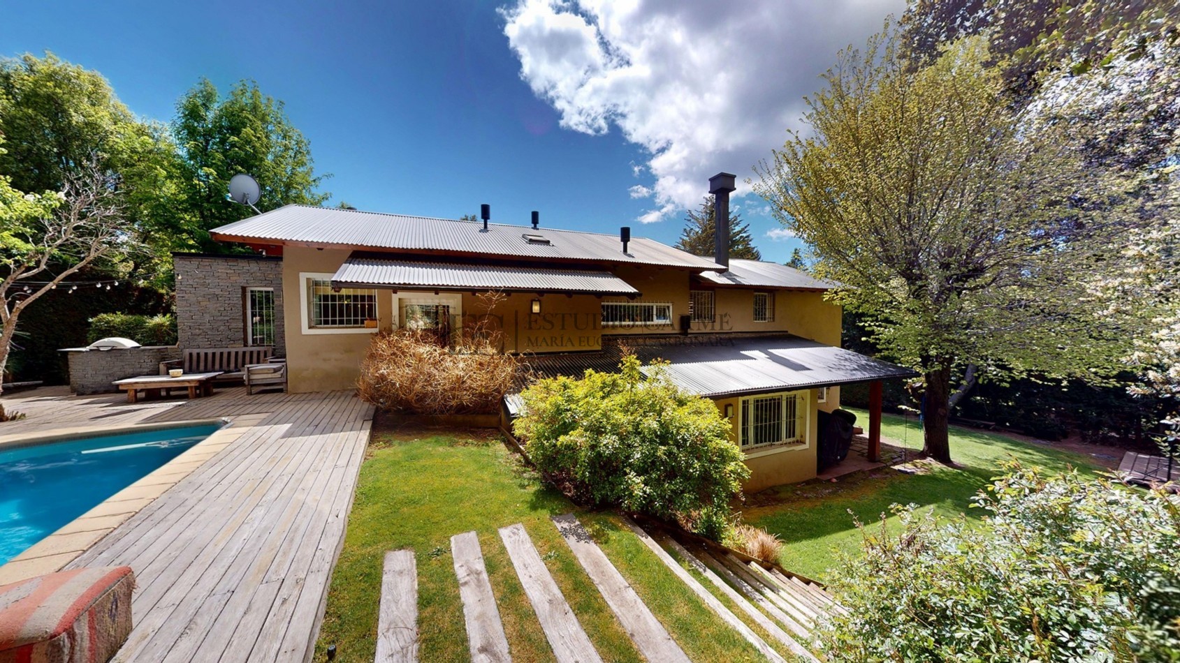 Amplia casa con pileta en La Cascada, Bariloche, en venta