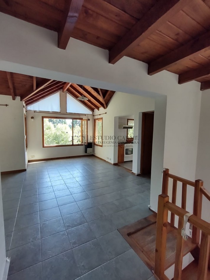 Casa 4 ambientes con vista a 100 m de Pioneros km 6, Bariloche en venta apto credito hipotecario UVA lote propio orientacion norte