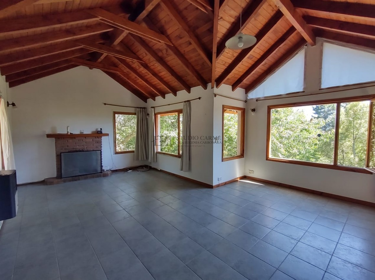 Casa 4 ambientes con vista a 100 m de Pioneros km 6, Bariloche en venta apto credito hipotecario UVA lote propio orientacion norte