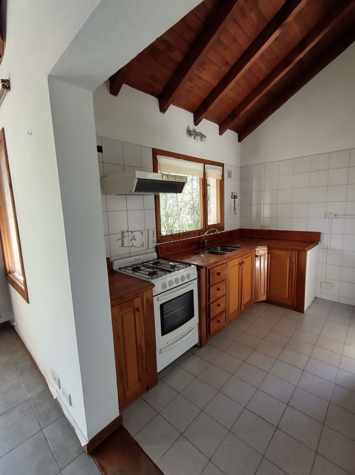 Casa 4 ambientes con vista a 100 m de Pioneros km 6, Bariloche en venta apto credito hipotecario UVA lote propio orientacion norte