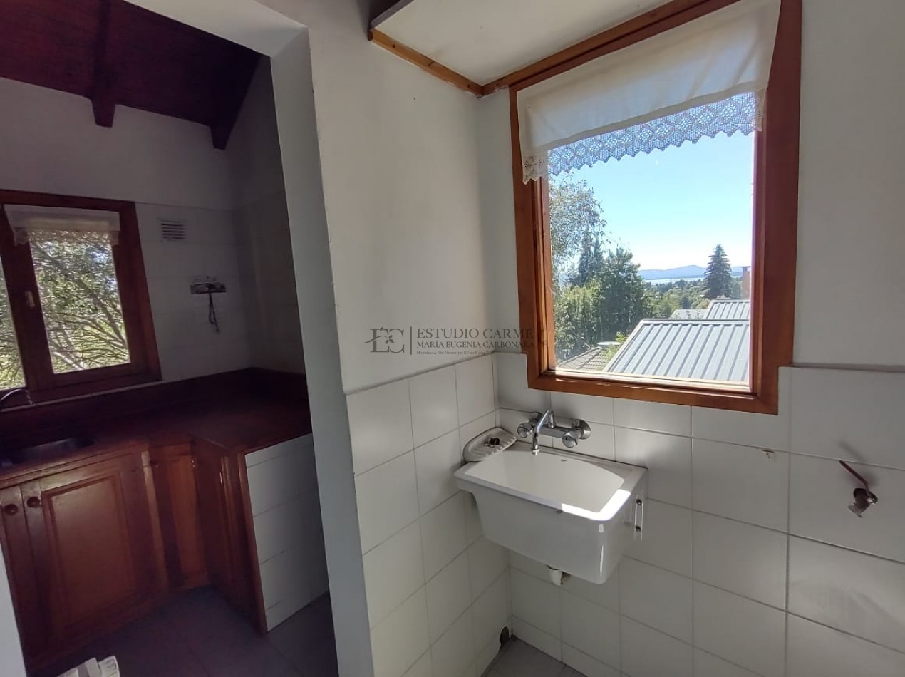 Casa 4 ambientes con vista a 100 m de Pioneros km 6, Bariloche en venta apto credito hipotecario UVA lote propio orientacion norte