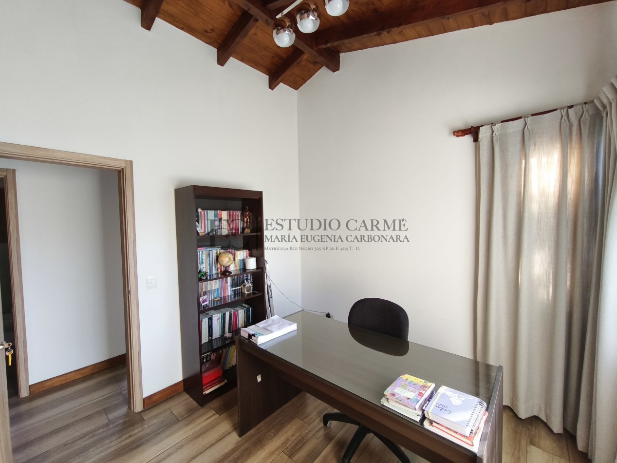 Casa en barrio privado Barrancas de Melipal en venta a 4,5 km del centro de Bariloche con seguridad y pileta