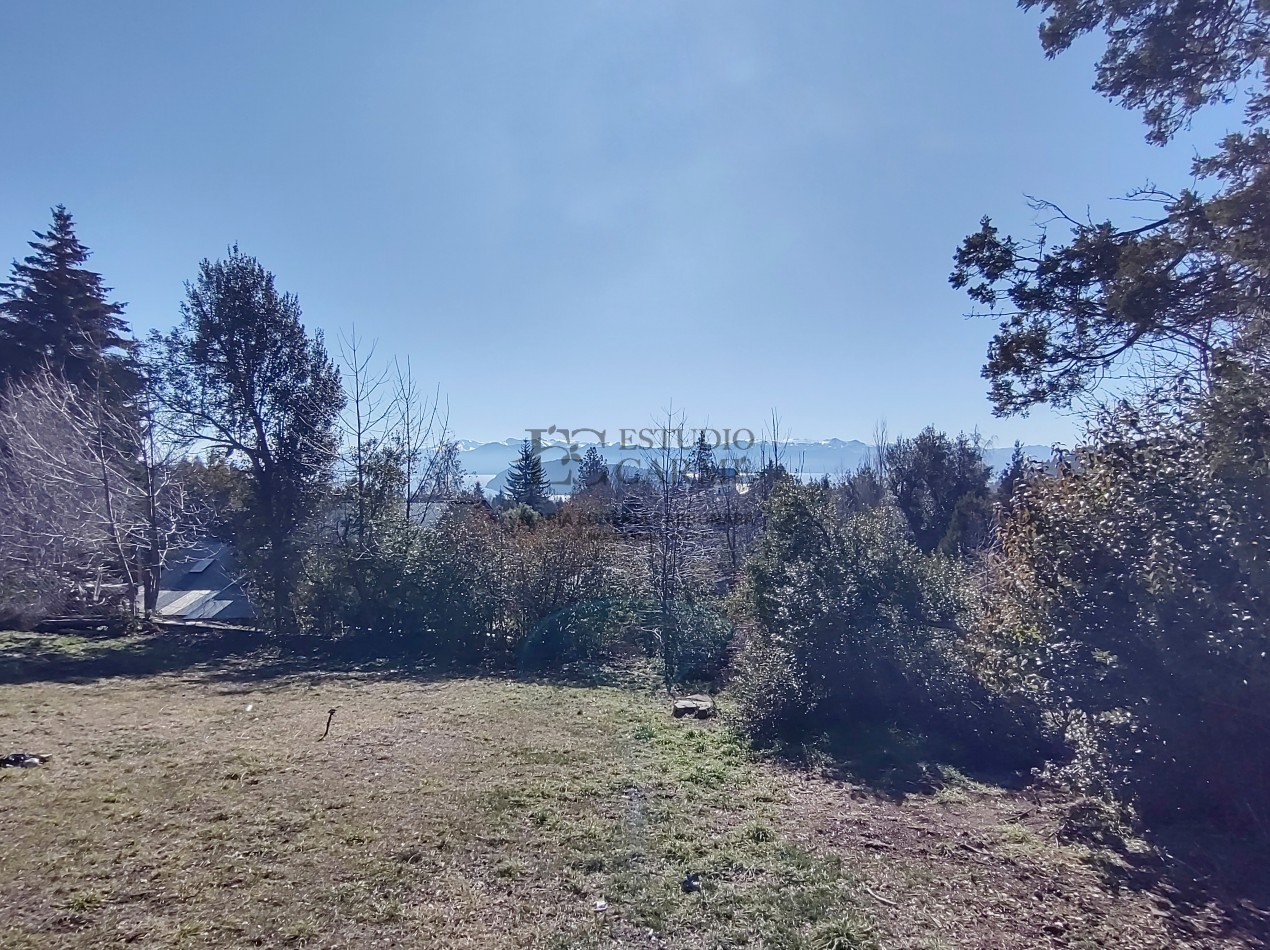 Vista al lago en San Ignacio del Cerro, Bariloche, con factibilidad para seguir construyendo