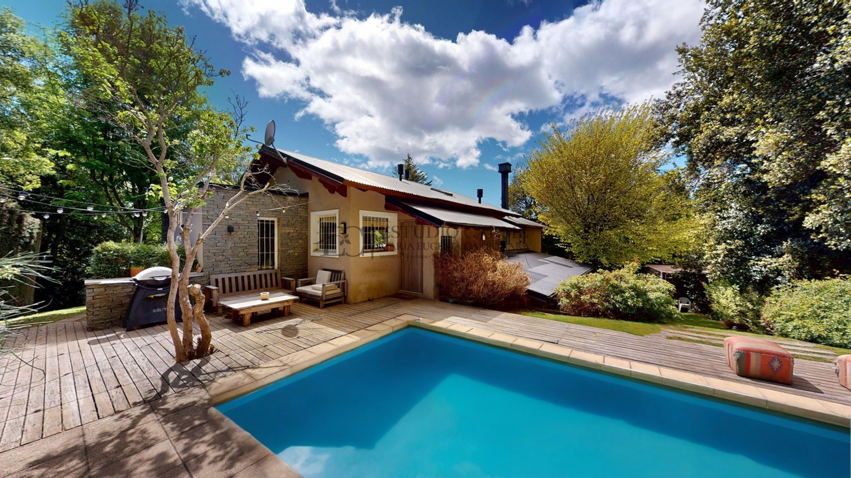 Amplia casa con pileta en La Cascada, Bariloche, en venta