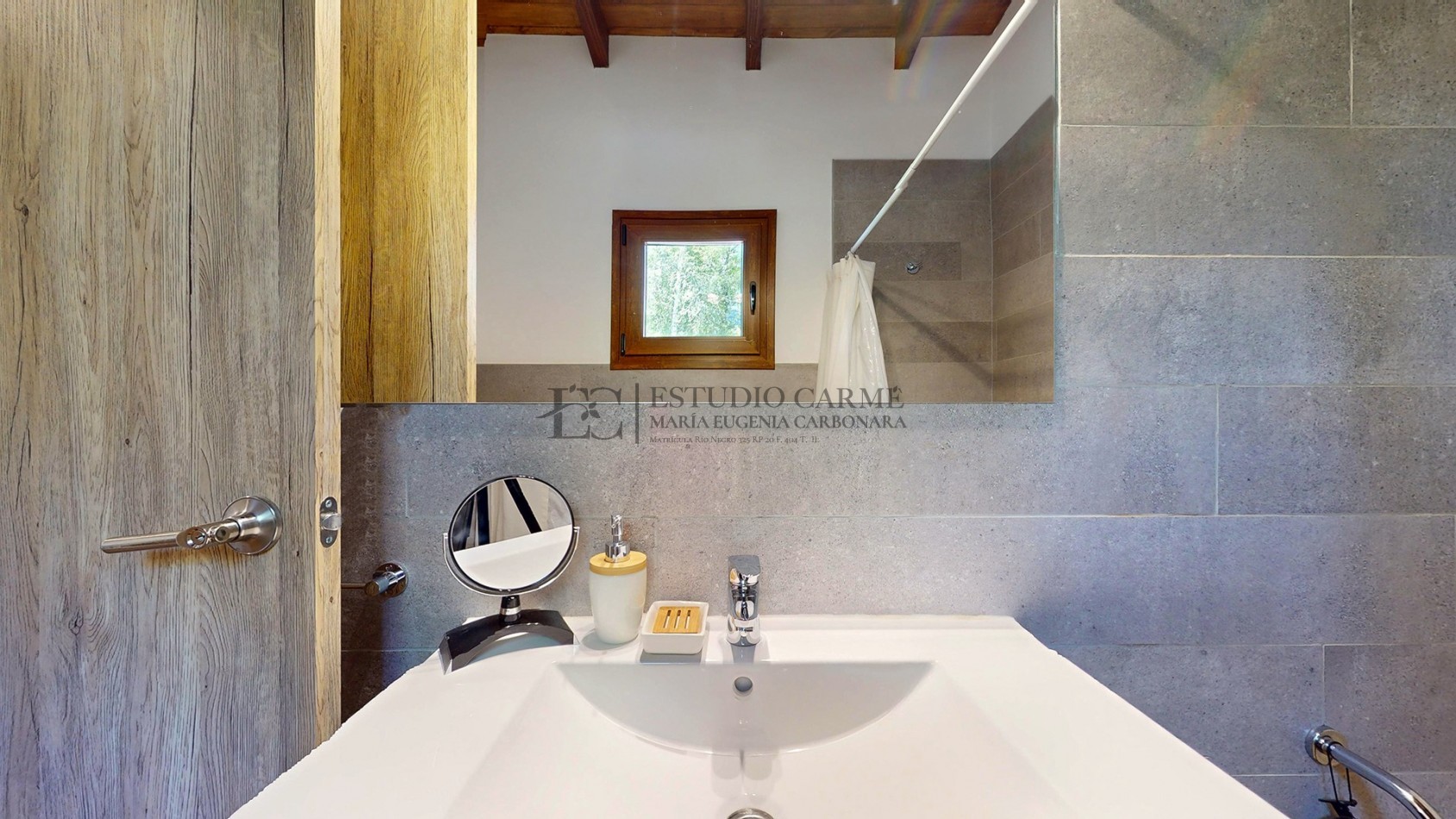 Casa en barrio privado Barrancas de Melipal en venta a 4,5 km del centro de Bariloche con seguridad y pileta