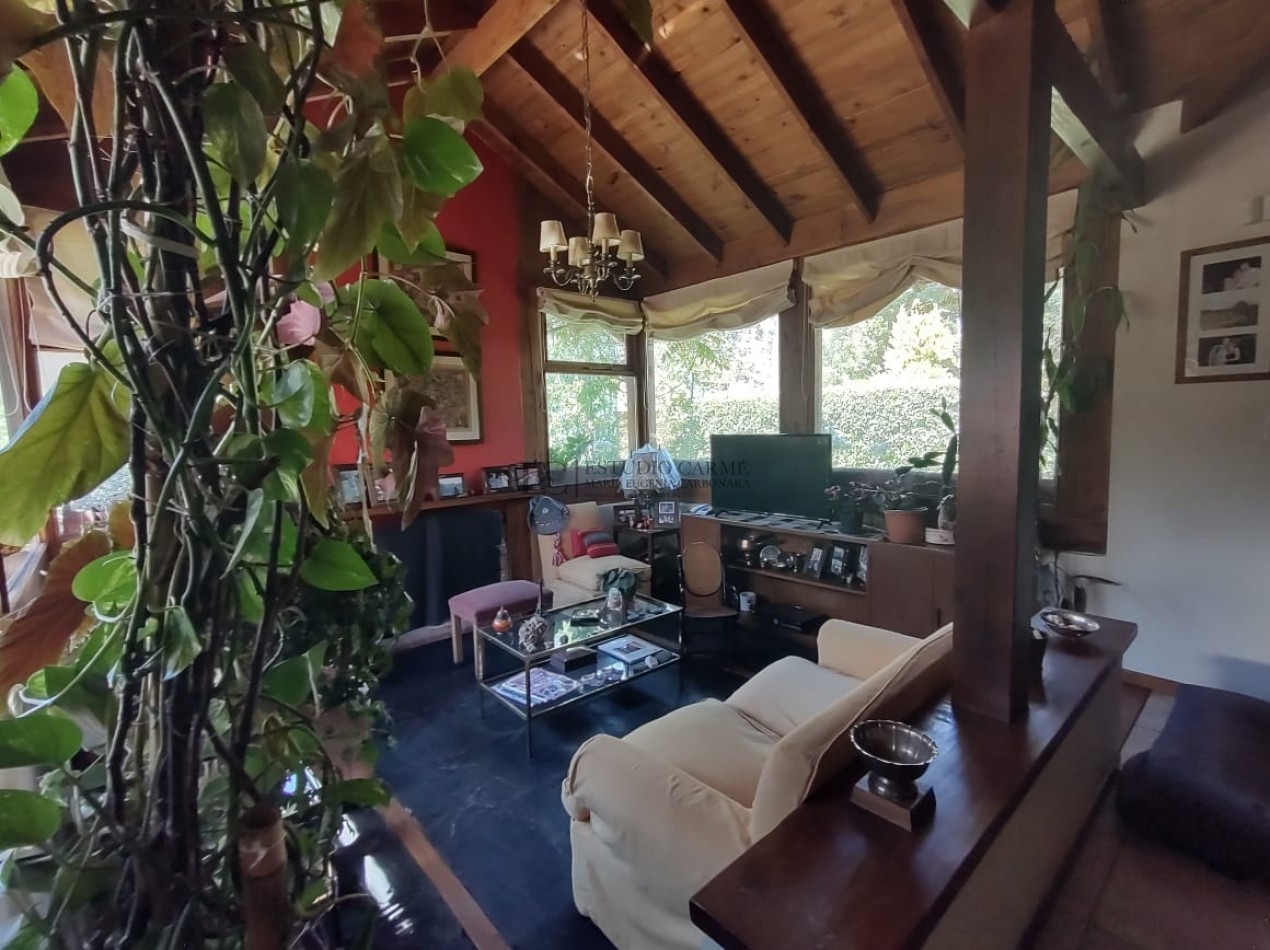 Casa en una planta en Bo. Las Rosas a 100 m de Bustillo km. 20,900 en venta en Bariloche