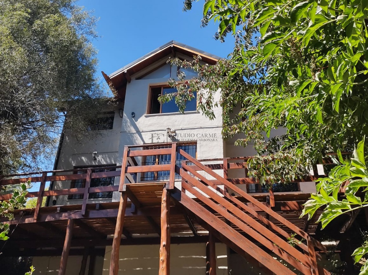 Casa 4 ambientes con vista a 100 m de Pioneros km 6, Bariloche en venta apto credito hipotecario UVA lote propio orientacion norte
