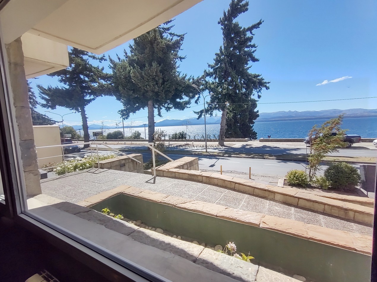 Departamento vista al lago cochera cubierta centro de Bariloche en venta 