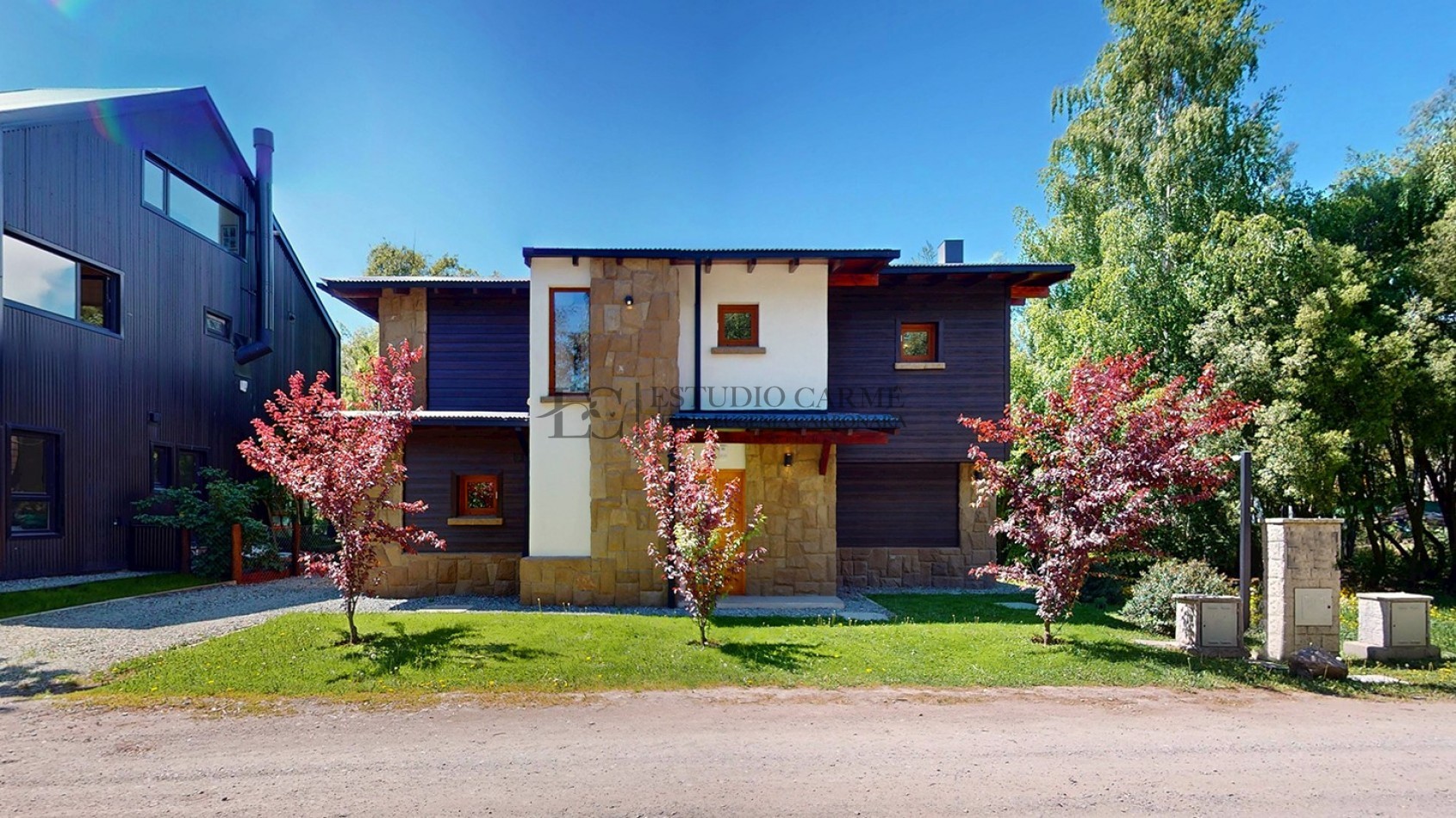 Casa en barrio privado Barrancas de Melipal en venta a 4,5 km del centro de Bariloche con seguridad y pileta