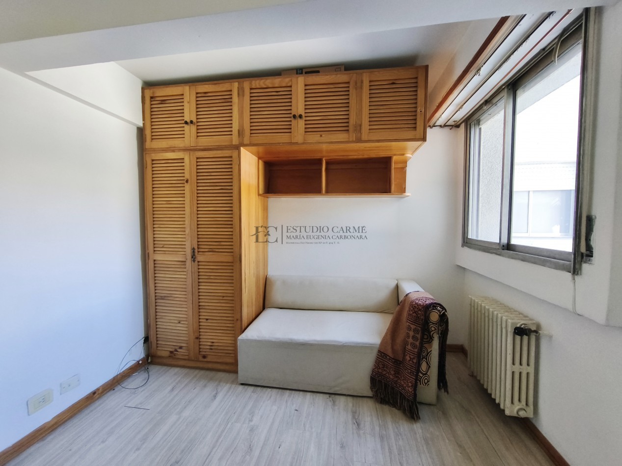 Comodo monoambiente centro de Bariloche a 50 m de Mitre en venta ideal inversion cocina separada 