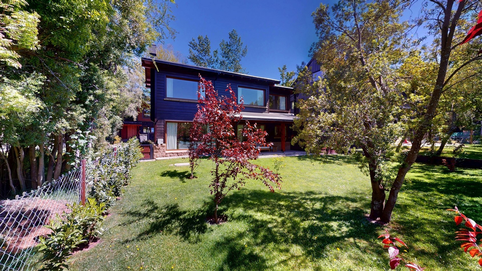 Casa en barrio privado Barrancas de Melipal en venta a 4,5 km del centro de Bariloche con seguridad y pileta