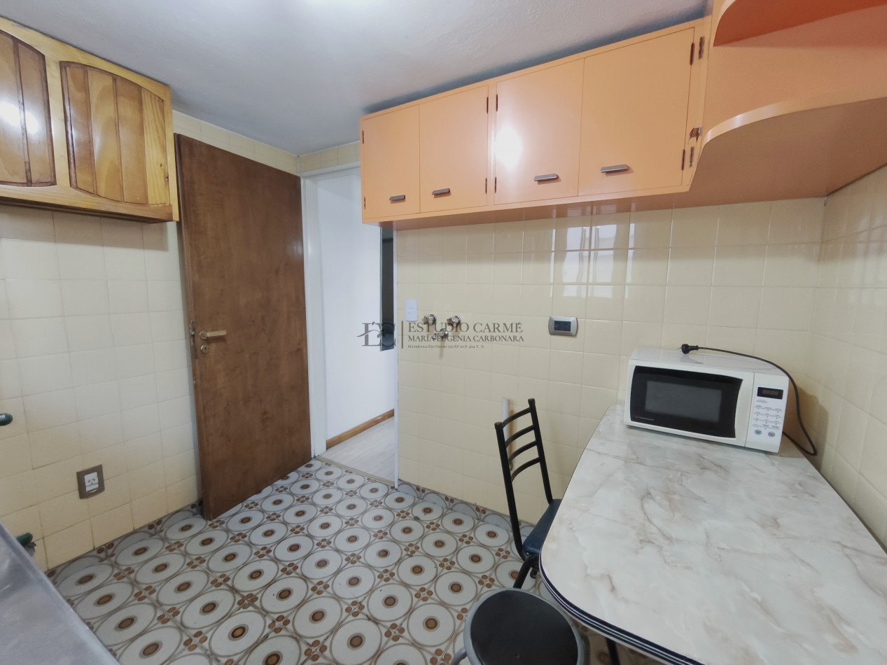 Comodo monoambiente centro de Bariloche a 50 m de Mitre en venta ideal inversion cocina separada 