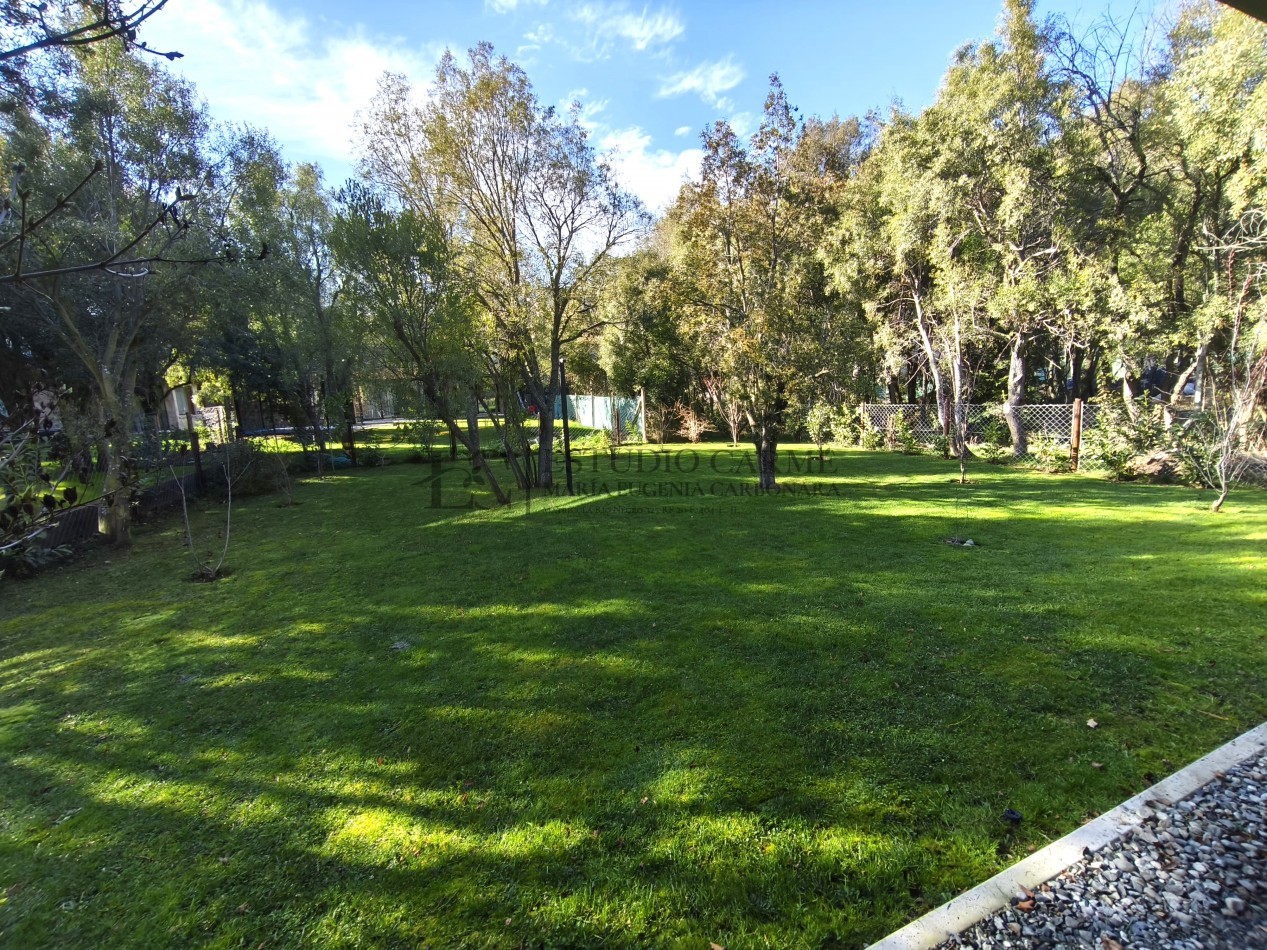 Casa en barrio privado Barrancas de Melipal en venta a 4,5 km del centro de Bariloche con seguridad y pileta